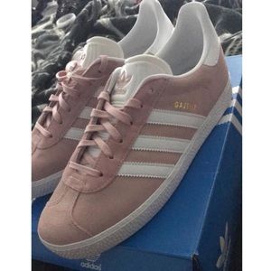 🆕NWT girls youth size 6 , fits women size 8-8-5🆕